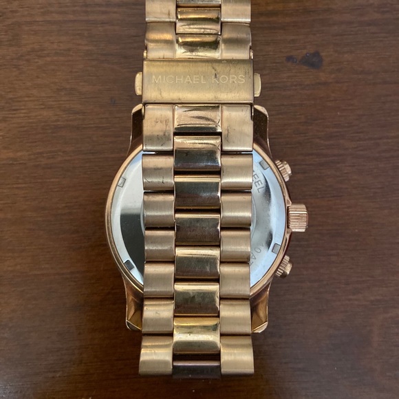 Michael Kors oversized rose gold watch. - Picture 2 of 2